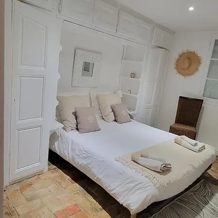Petite Maison Mitoyenne Au Coeur De Tropez Apartmán *