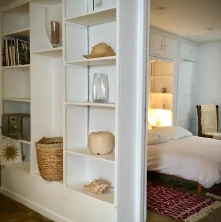 Petite Maison Mitoyenne Au Coeur De Tropez *