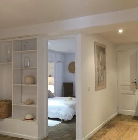 Petite Maison Mitoyenne Au Coeur De Tropez