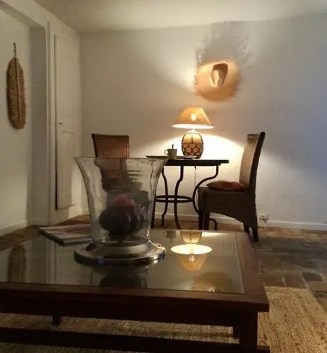 Appartement Petite Maison Mitoyenne Au Cœur De Tropez