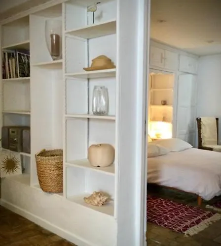 Petite Maison Mitoyenne Au Coeur De Tropez *